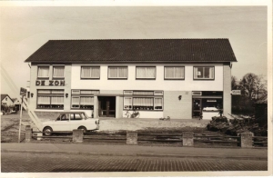F5903 De Zon, motel, opening 1969